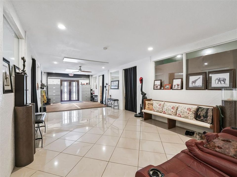 Activo con contrato: $1,200,000 (4 camas, 2 baños, 2758 Pies cuadrados)