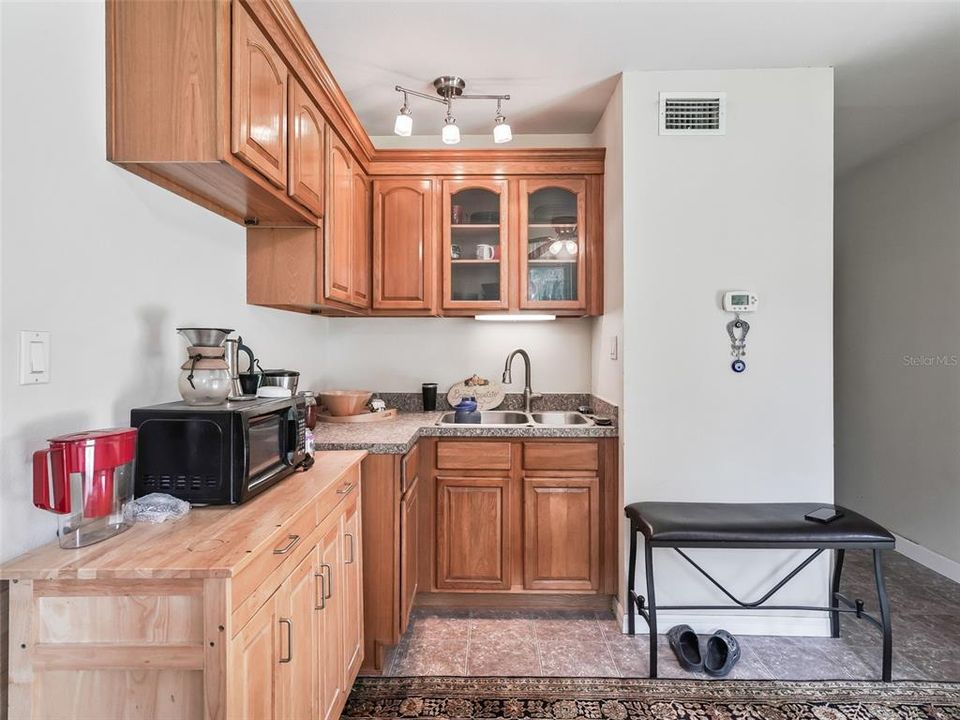 Activo con contrato: $1,200,000 (4 camas, 2 baños, 2758 Pies cuadrados)