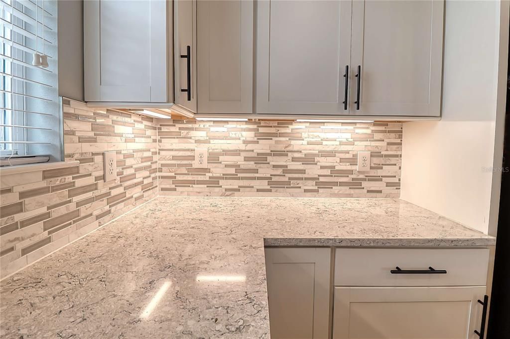 Activo con contrato: $594,900 (4 camas, 4 baños, 2777 Pies cuadrados)