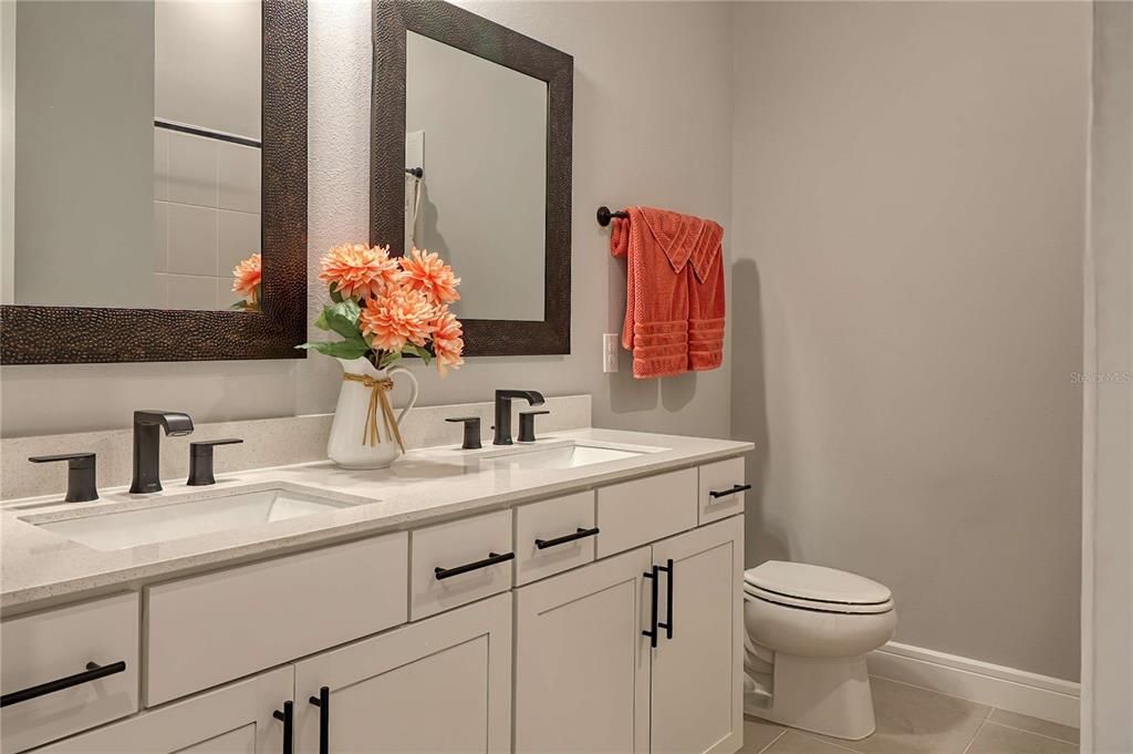 Activo con contrato: $594,900 (4 camas, 4 baños, 2777 Pies cuadrados)