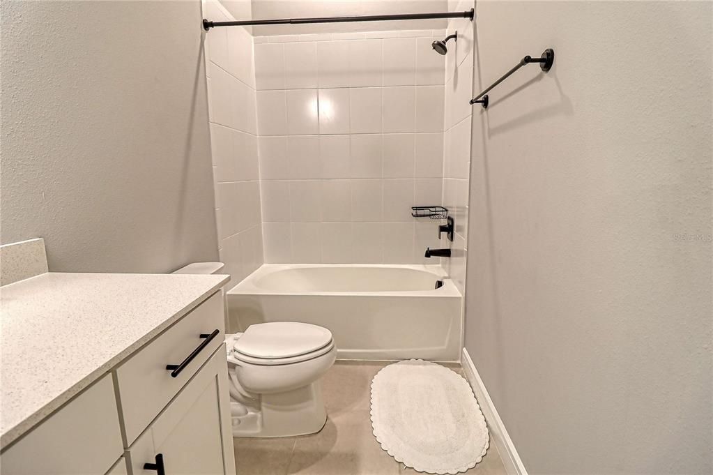 Activo con contrato: $594,900 (4 camas, 4 baños, 2777 Pies cuadrados)