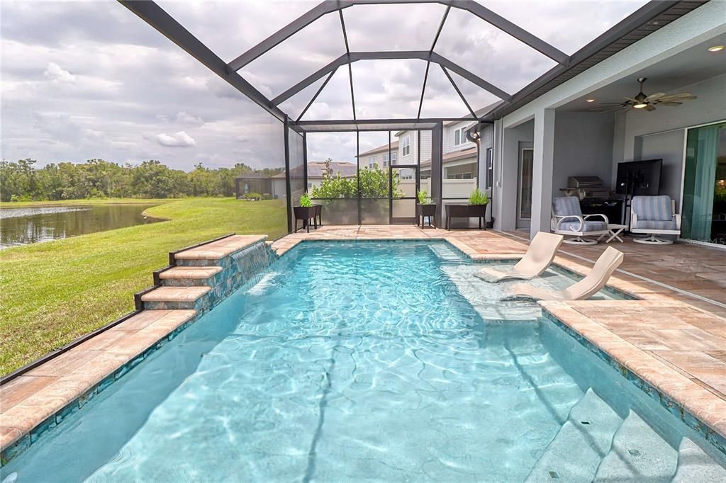 Activo con contrato: $594,900 (4 camas, 4 baños, 2777 Pies cuadrados)