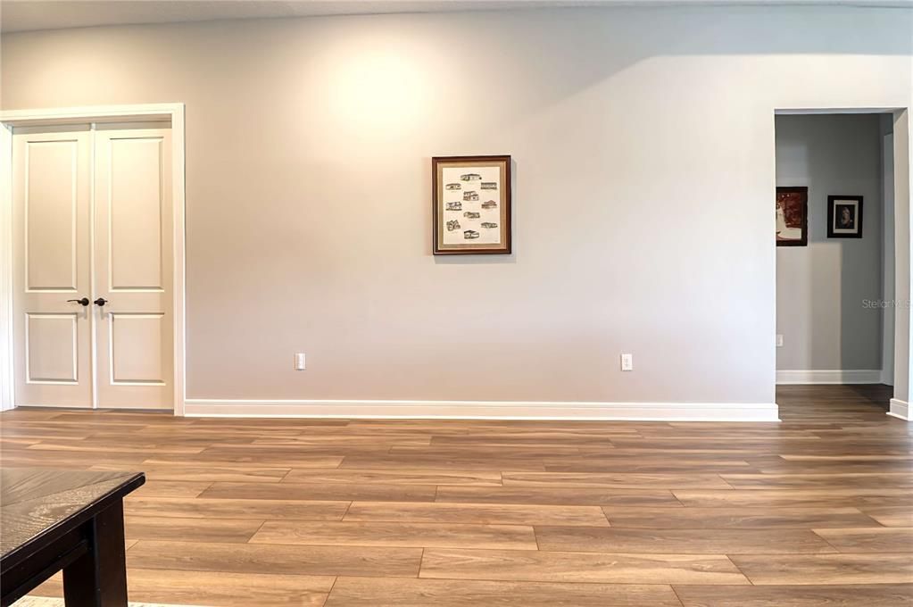 Activo con contrato: $594,900 (4 camas, 4 baños, 2777 Pies cuadrados)