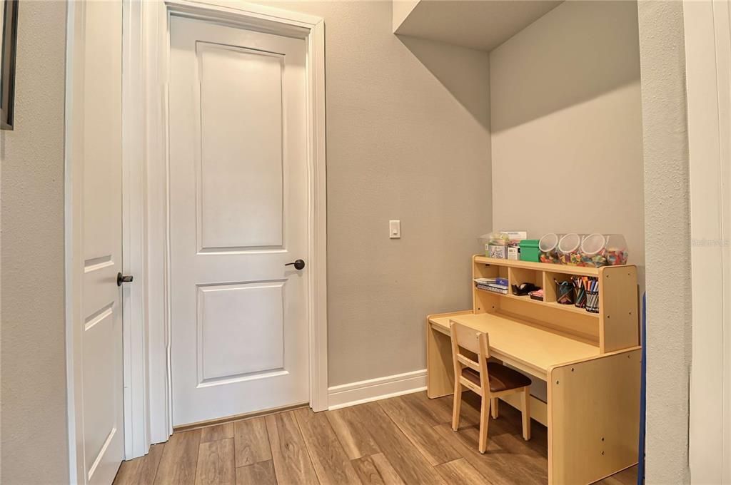 Activo con contrato: $594,900 (4 camas, 4 baños, 2777 Pies cuadrados)