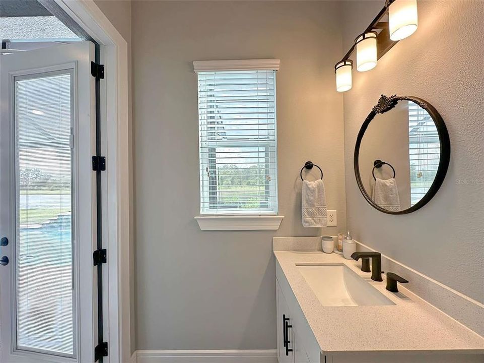 Activo con contrato: $594,900 (4 camas, 4 baños, 2777 Pies cuadrados)