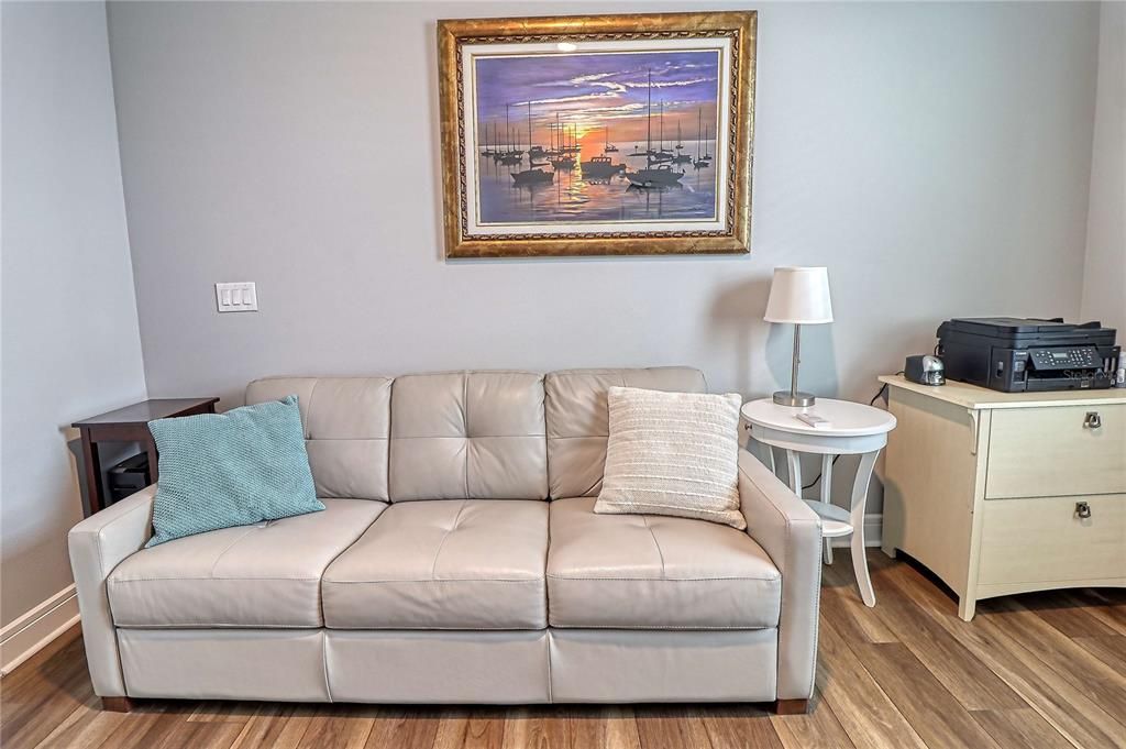 Activo con contrato: $594,900 (4 camas, 4 baños, 2777 Pies cuadrados)