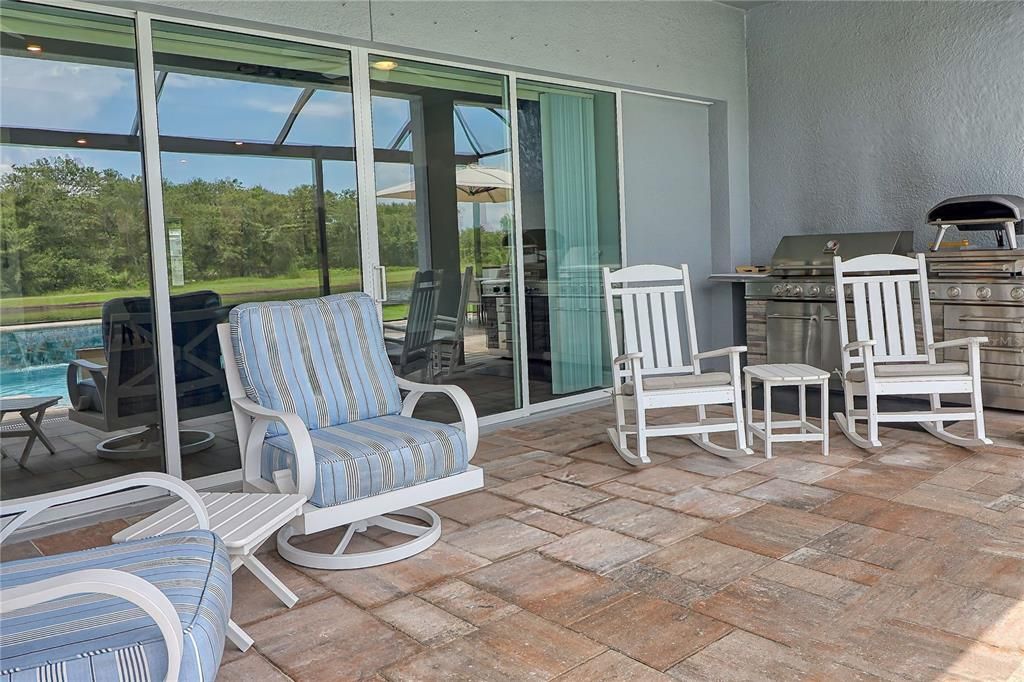 Activo con contrato: $594,900 (4 camas, 4 baños, 2777 Pies cuadrados)