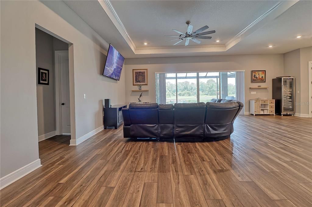 Activo con contrato: $594,900 (4 camas, 4 baños, 2777 Pies cuadrados)