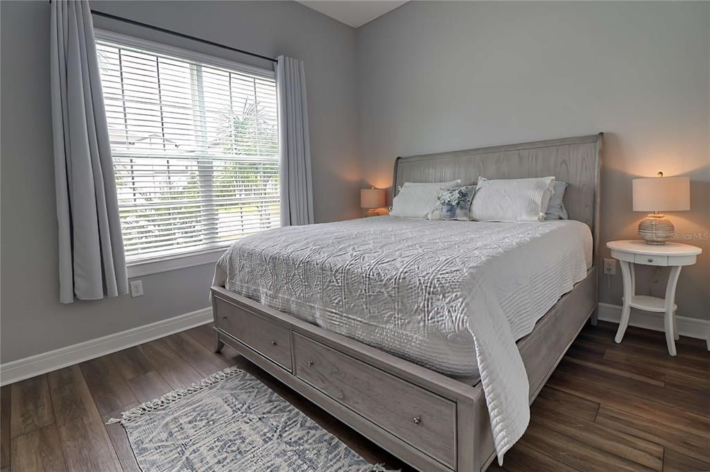 Activo con contrato: $594,900 (4 camas, 4 baños, 2777 Pies cuadrados)