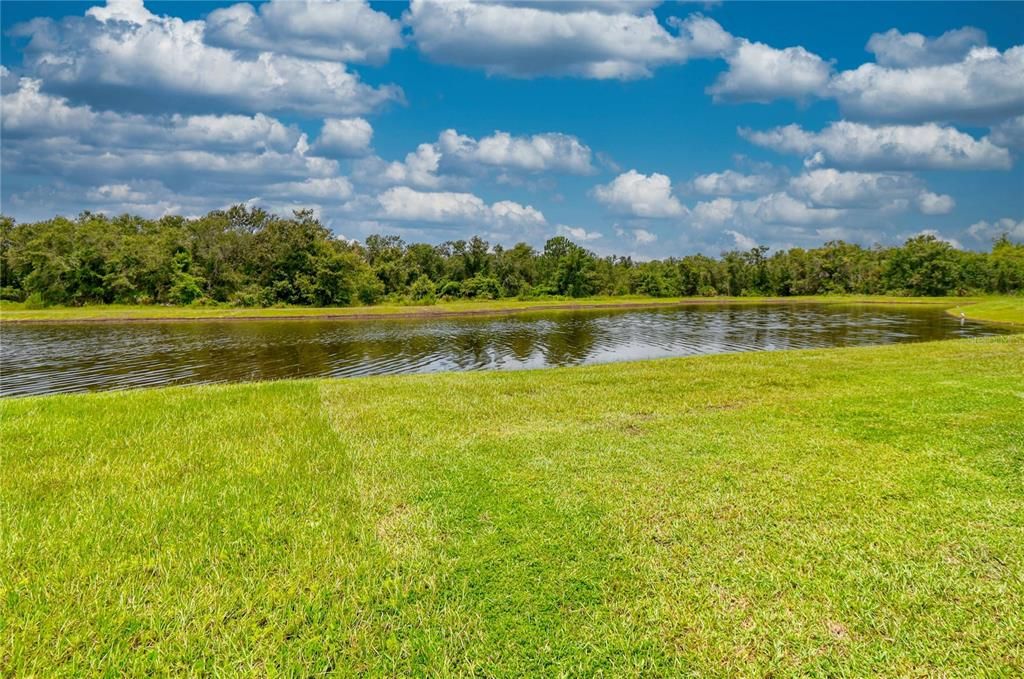 Activo con contrato: $594,900 (4 camas, 4 baños, 2777 Pies cuadrados)