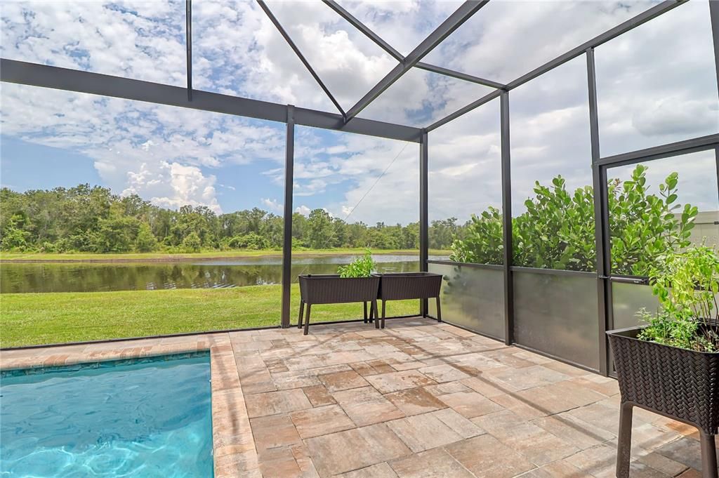 Activo con contrato: $594,900 (4 camas, 4 baños, 2777 Pies cuadrados)