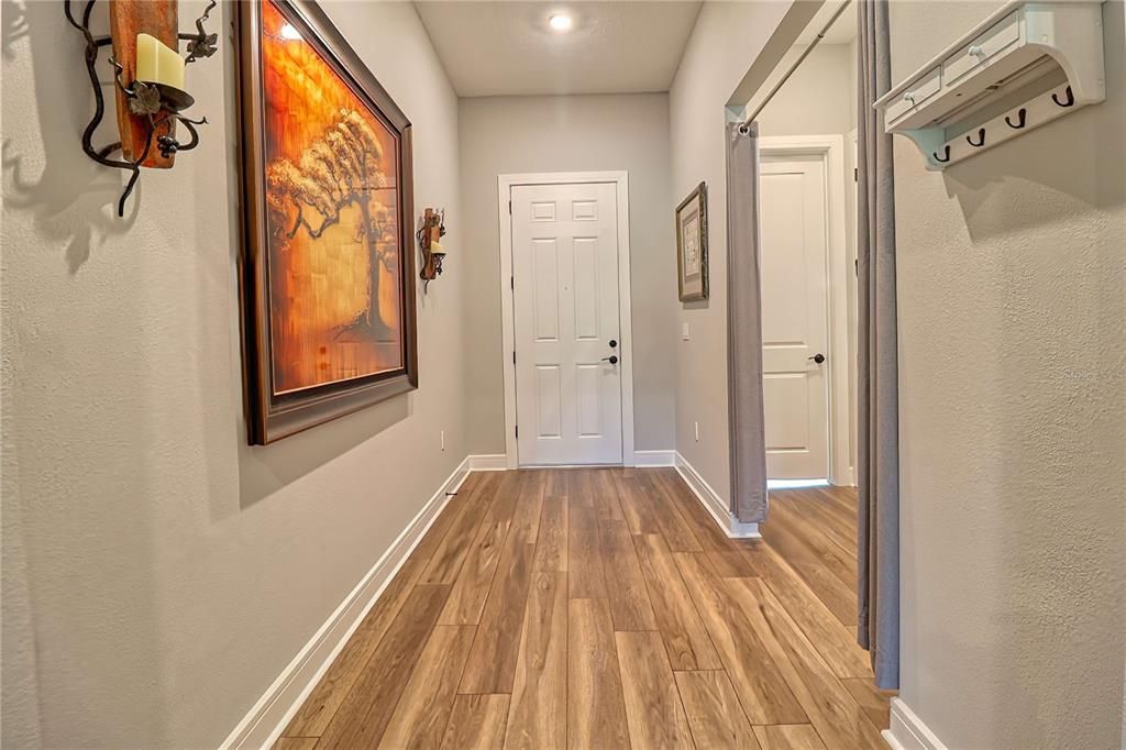 Activo con contrato: $594,900 (4 camas, 4 baños, 2777 Pies cuadrados)