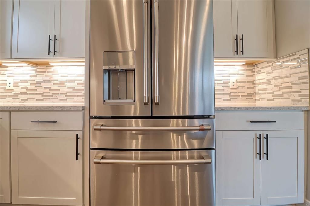 Activo con contrato: $594,900 (4 camas, 4 baños, 2777 Pies cuadrados)