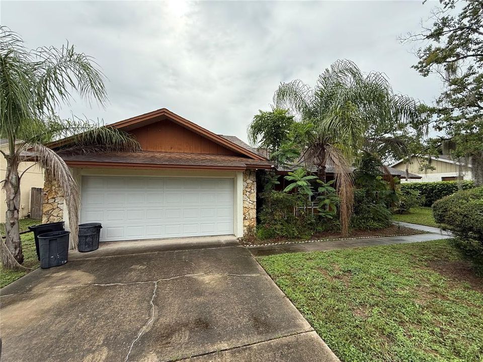 Recently Sold: $342,800 (4 beds, 2 baths, 2137 Square Feet)