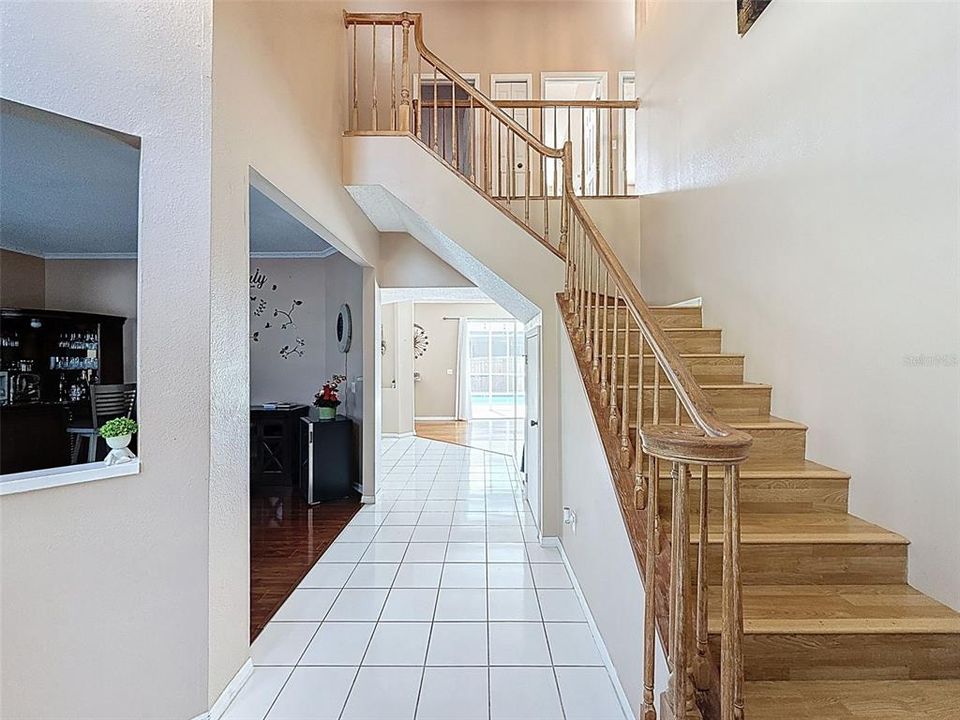 Activo con contrato: $545,000 (5 camas, 2 baños, 3214 Pies cuadrados)