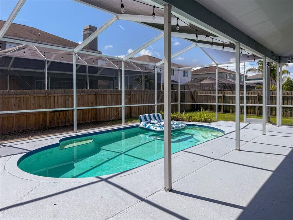 Activo con contrato: $545,000 (5 camas, 2 baños, 3214 Pies cuadrados)