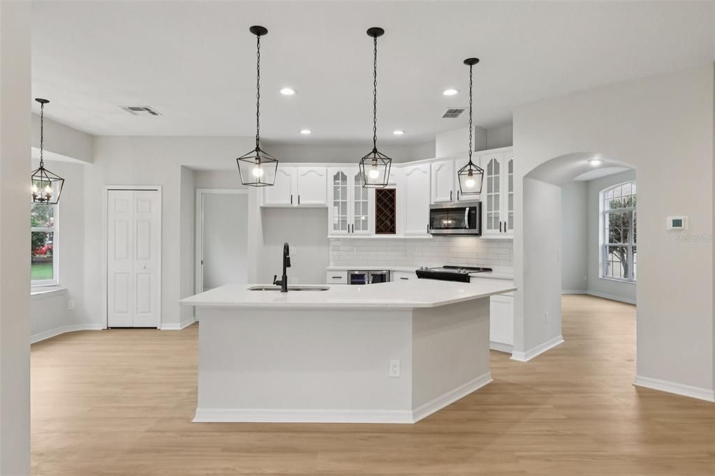 For Sale: $505,000 (4 beds, 2 baths, 2865 Square Feet)