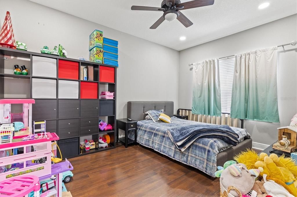 Active With Contract: $742,500 (5 beds, 4 baths, 2999 Square Feet)