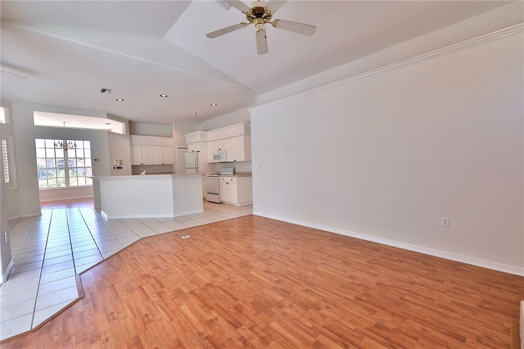 В аренду: $2,945 (3 спален, 2 ванн, 2198 Квадратных фут)