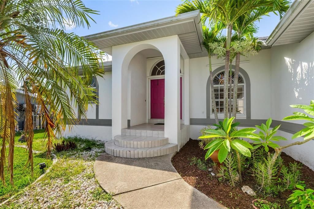 Active With Contract: $599,000 (3 beds, 2 baths, 2233 Square Feet)