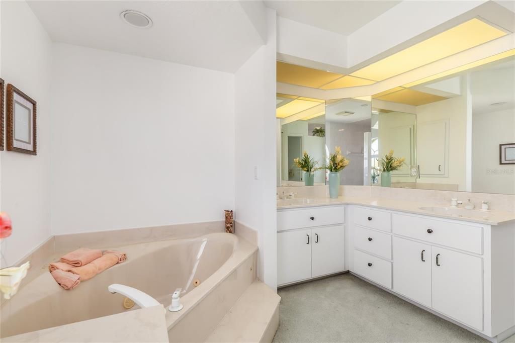 Active With Contract: $599,000 (3 beds, 2 baths, 2233 Square Feet)