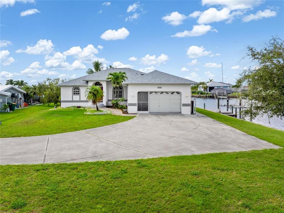 Active With Contract: $599,000 (3 beds, 2 baths, 2233 Square Feet)