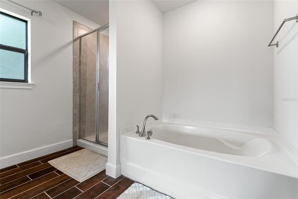 En Venta: $523,000 (4 camas, 3 baños, 2316 Pies cuadrados)