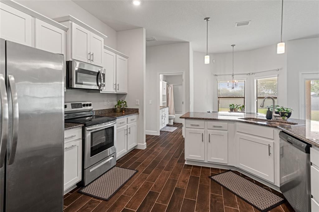 En Venta: $523,000 (4 camas, 3 baños, 2316 Pies cuadrados)