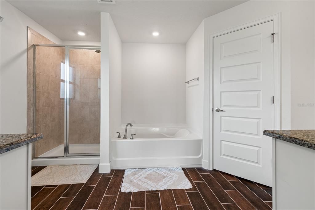 En Venta: $523,000 (4 camas, 3 baños, 2316 Pies cuadrados)