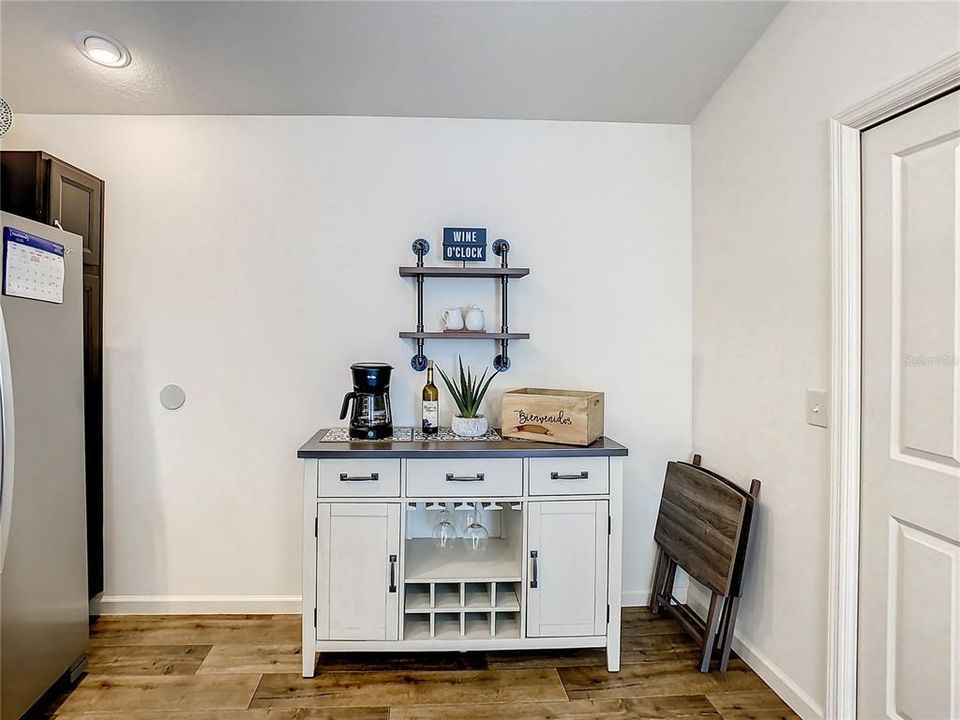 На продажу: $289,000 (2 спален, 2 ванн, 1148 Квадратных фут)