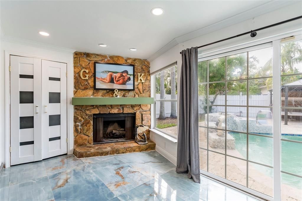 For Rent: $5,500 (3 beds, 2 baths, 2000 Square Feet)