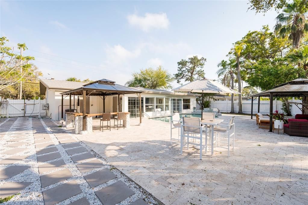 For Rent: $5,500 (3 beds, 2 baths, 2000 Square Feet)