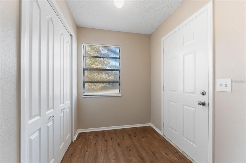 Activo con contrato: $122,500 (3 camas, 2 baños, 1239 Pies cuadrados)