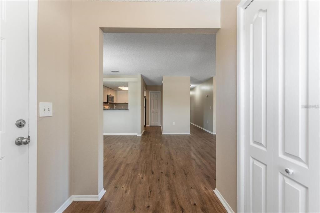 Activo con contrato: $122,500 (3 camas, 2 baños, 1239 Pies cuadrados)