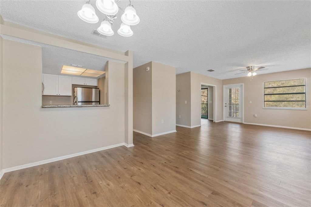 Activo con contrato: $122,500 (3 camas, 2 baños, 1239 Pies cuadrados)