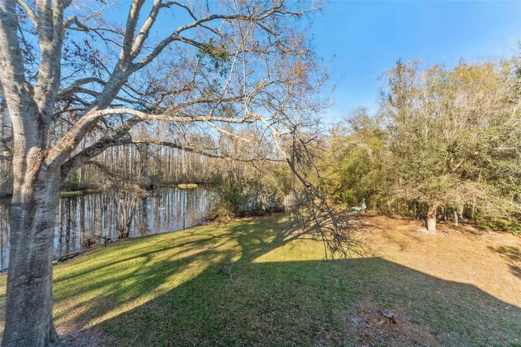 Activo con contrato: $122,500 (3 camas, 2 baños, 1239 Pies cuadrados)