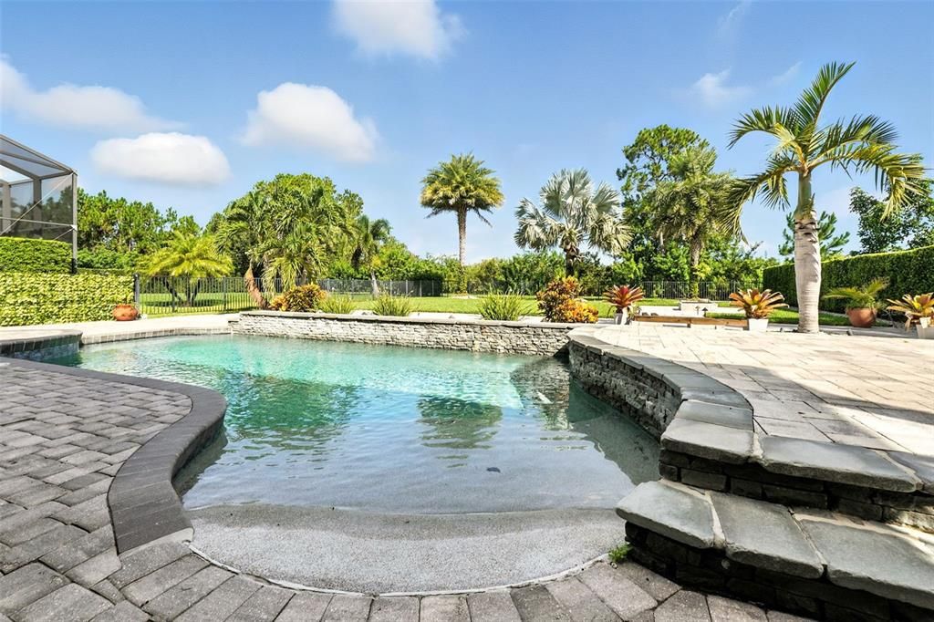 Active With Contract: $1,499,998 (5 beds, 5 baths, 5120 Square Feet)