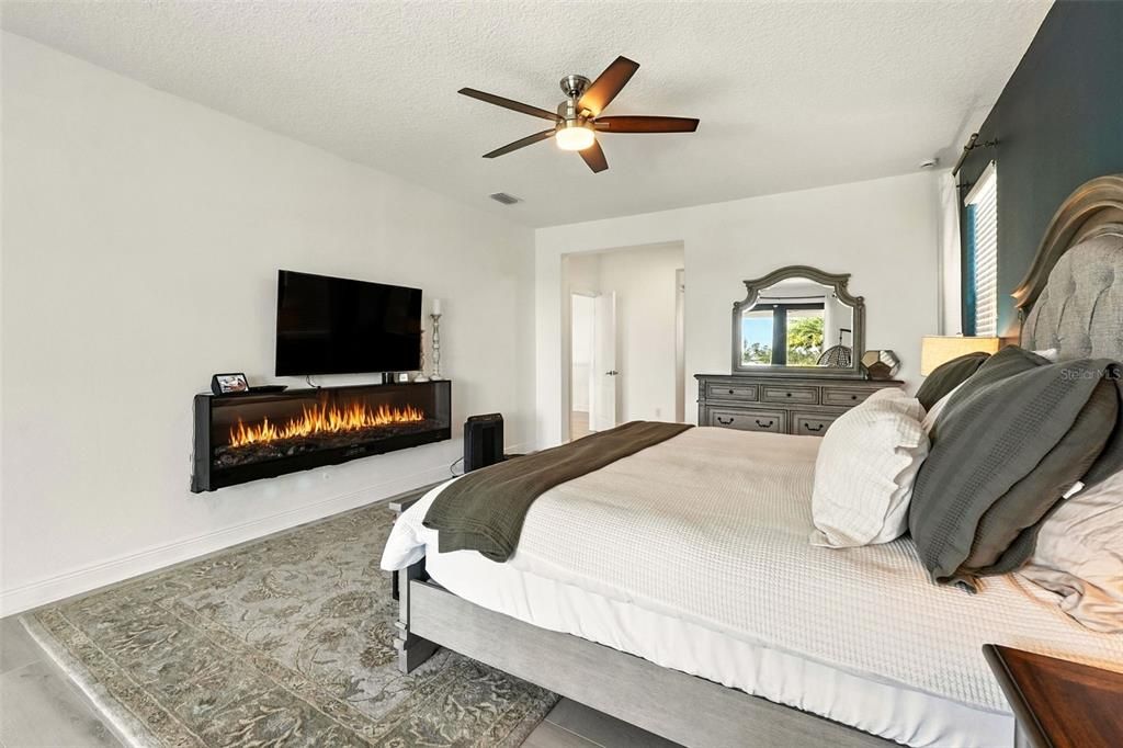 Active With Contract: $1,499,998 (5 beds, 5 baths, 5120 Square Feet)