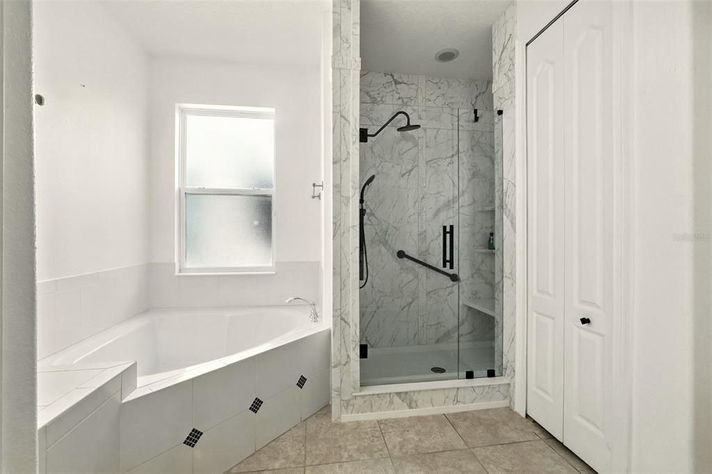 Active With Contract: $1,499,998 (5 beds, 5 baths, 5120 Square Feet)