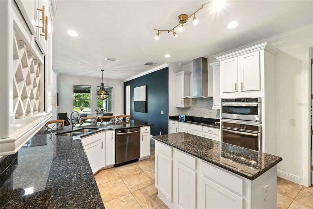 Active With Contract: $1,499,998 (5 beds, 5 baths, 5120 Square Feet)