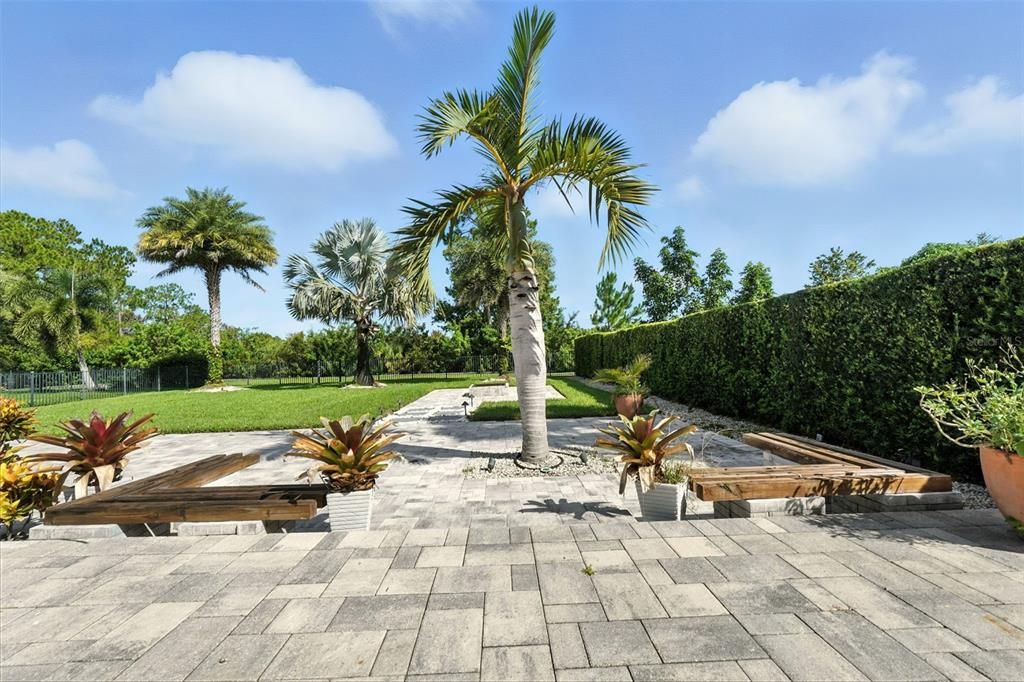 Active With Contract: $1,499,998 (5 beds, 5 baths, 5120 Square Feet)