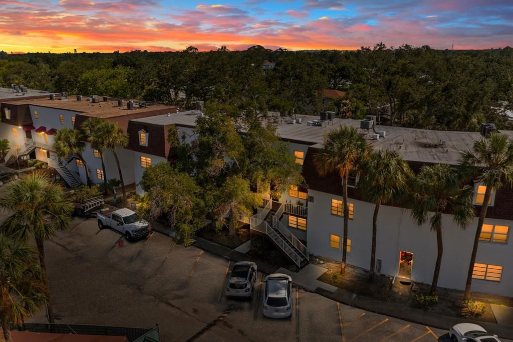 待售: $114,800 (1 贝兹, 1 浴室, 760 平方英尺)