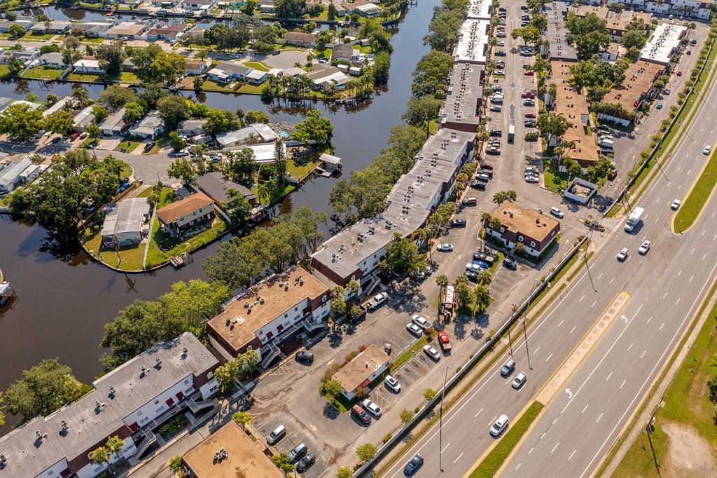 待售: $114,800 (1 贝兹, 1 浴室, 760 平方英尺)