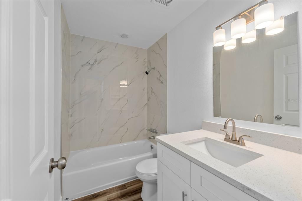 待售: $114,800 (1 贝兹, 1 浴室, 760 平方英尺)