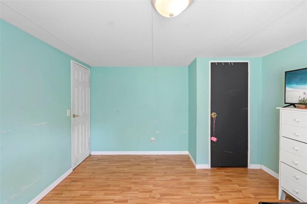 Activo con contrato: $424,900 (4 camas, 2 baños, 1848 Pies cuadrados)