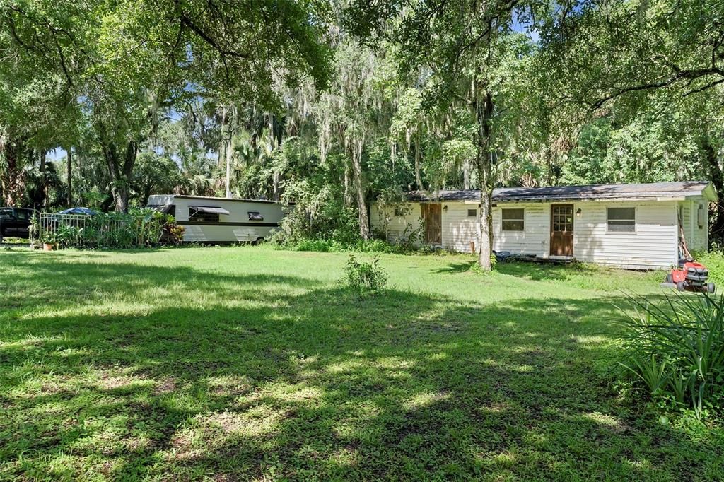 Activo con contrato: $424,900 (4 camas, 2 baños, 1848 Pies cuadrados)