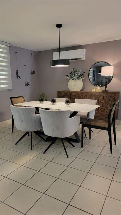 En Venta: $450,000 (4 camas, 3 baños, 2000 Pies cuadrados)