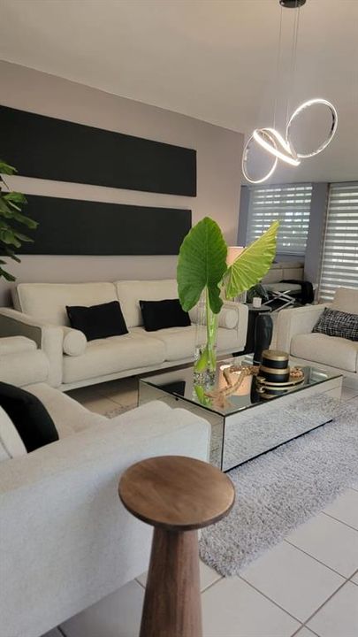 En Venta: $450,000 (4 camas, 3 baños, 2000 Pies cuadrados)