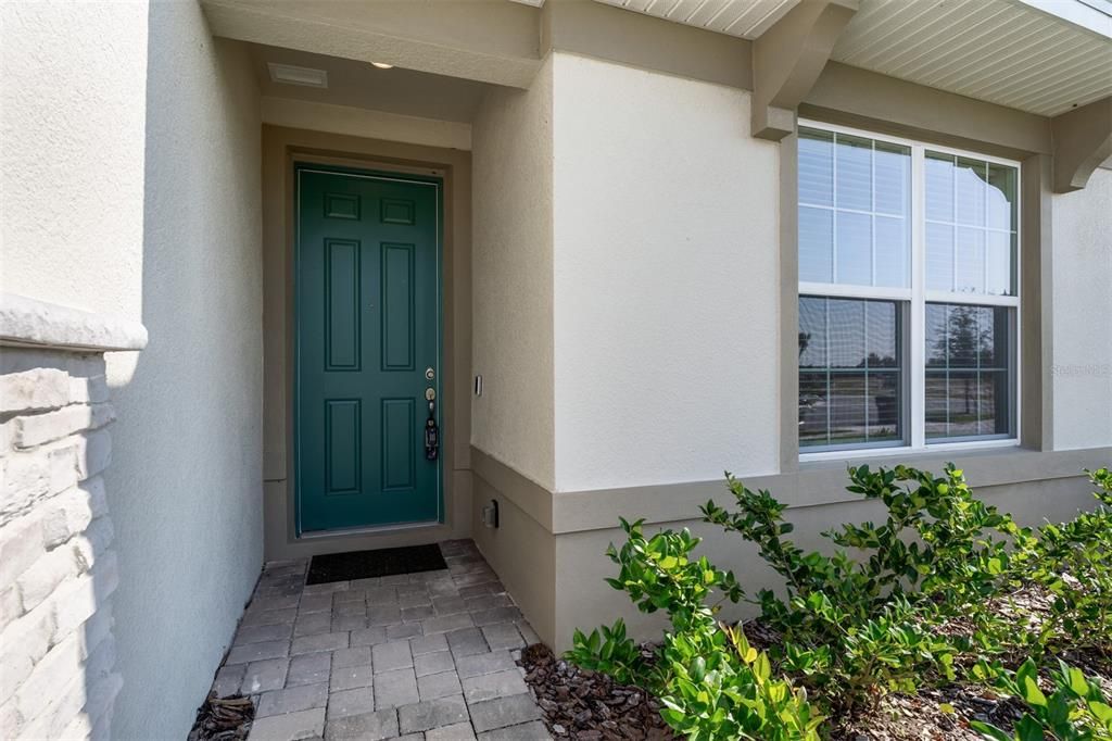 Под контрактом: $2,350 (4 спален, 2 ванн, 1850 Квадратных фут)