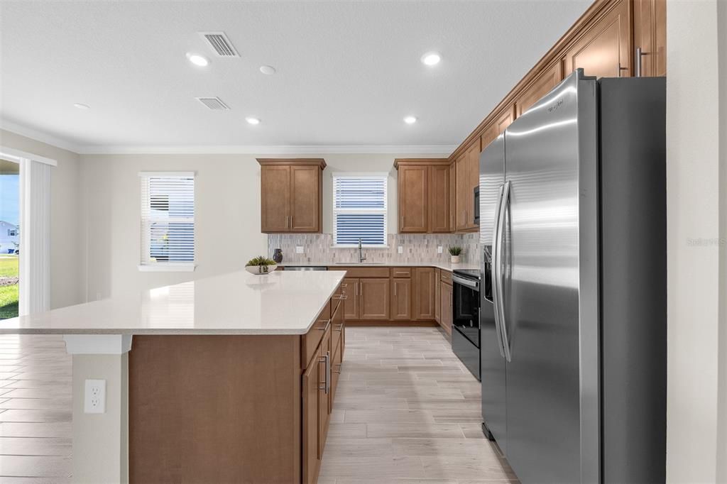 Под контрактом: $2,350 (4 спален, 2 ванн, 1850 Квадратных фут)